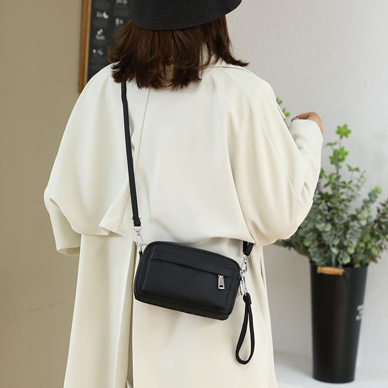Women's fashionable shoulder bag made of nylon