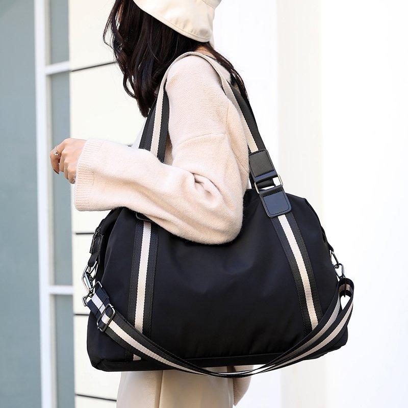 Women's_Weekender_Carry_On_Travel_Bag