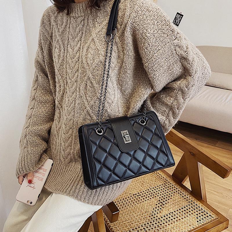 Trendy Female Diamond Lattice Chain Bag