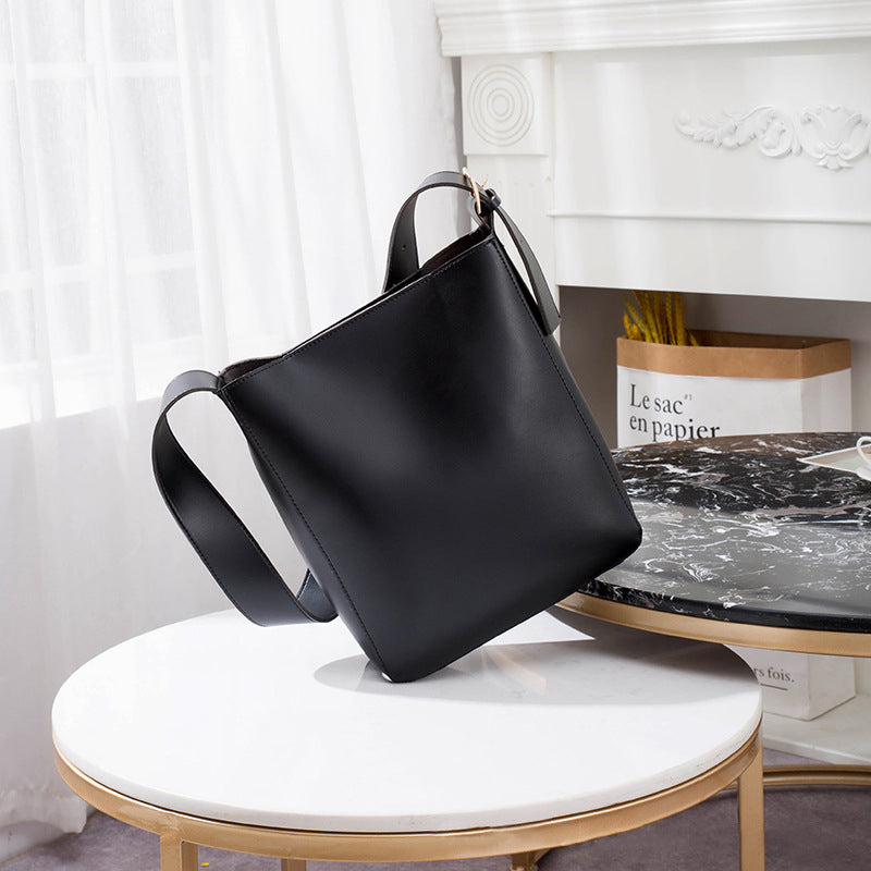 Large Capacity Fashionable Bucket Bag